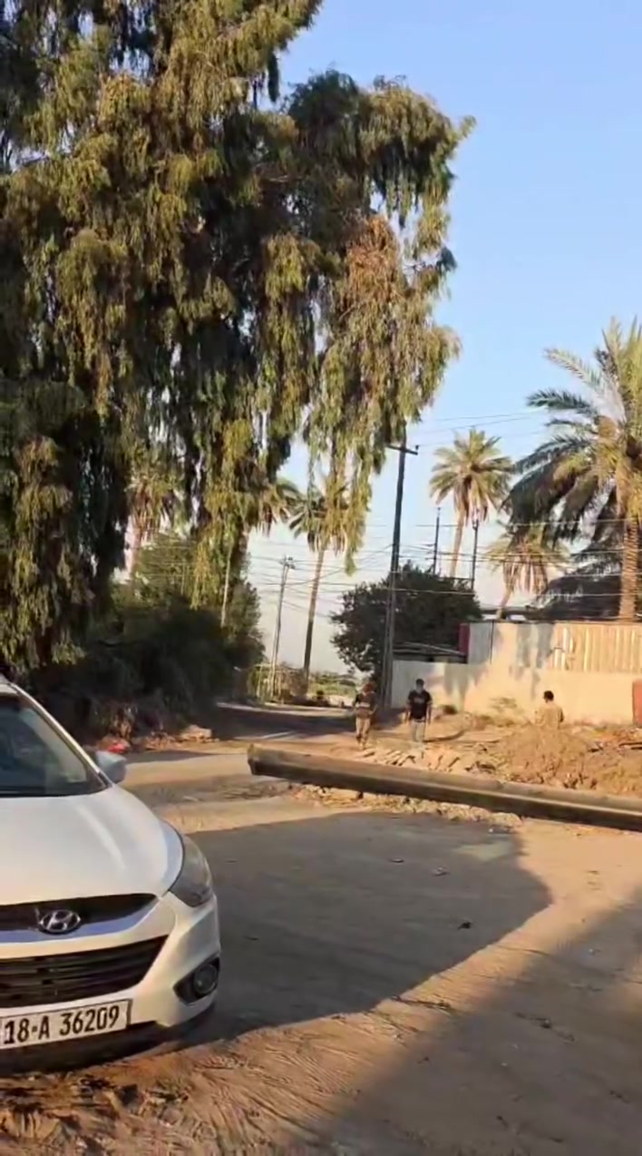 دار للبيع........🏠🏠🏠
           ،🌍 الموقع مميز جدا ومنطقه راقيه حي الصحه قريب جدا من شارع الكورنيش الرئيسي كما موضح بالفيديو
البيت طابو زراعي ملك صرف
أمام الدار حديقه قريبا 200متر 
مساحه الدار 200م ركن نكرر نكرر أمام الدار حديقه تابعه البيت 
محتويات الدار......../////
طابقين بناء 2026 حديث البيت قيد الانشاء تريد تستلم مفتاح او انت تكمل الدار علما مواد الدار جاهزه من كلشي بس يرادله وقت تكمل الدار تخليها وره ابو البيت او انت تكمله براحتك
الطابق الاول....2غرفه نوم +صاله كبيره +مطبخ +مجمع صحيات خاص بكل غرفه
الطابق الثاني.....3غرف نوم مع مجمع صحيات خاص بكل غرفه 
مجموع الغرف لكل البيت 5غرف نوم
اي استفسار او الاتصال على الرقم الموجود في البيت  صاحب الدار  الموجود بالقطعه 
اواي استفسار او الاتصال على الرقم 📞📞📱📱 
***********
