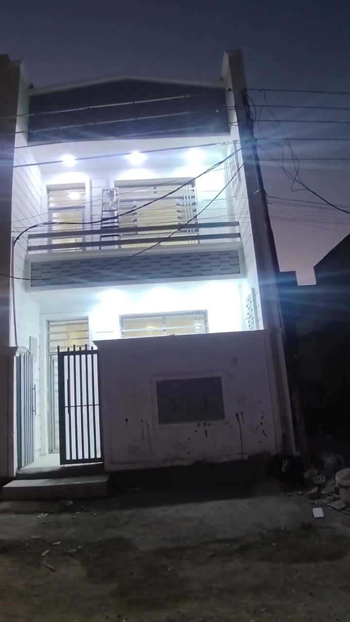 🏠 بيت جديد زيرو للإيجار

📐 المساحة: 65 متر

🛏️ يتكون من:
• غرفتين نوم
• بيتونة كبيرة
• صالة
• مطبخ
• صحيات عدد 2

✨ البيت جديد زيرو – أول سكن

📍 العنوان: الطي – نزال عباس – بالفرع، قرب سجاد أبو مولدة

📞 للاستفسار: ***********
