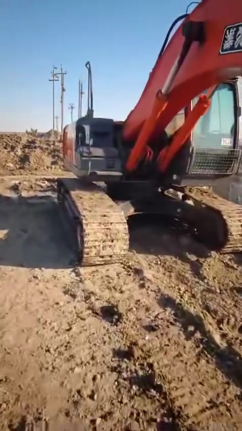 على بركة الله للبيع حفاره z3 موديل 2009  جاهزه للعمل كفاله عامه مناقصها برغي تبريد كهربائيات جك همر كله شغال وضع شركه ممفتوح برغي بيها مكانها ديوانية ***********
