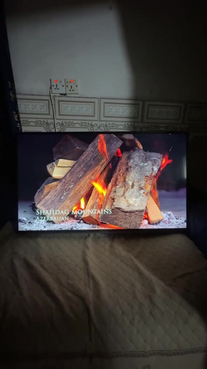 📺 شاشة 43 إنچ للبيع
نوع الحافض ،نوعيه. جدا راقيه. 

✅ بيها نت وسمارت

✅ نظيفة وحالتها ممتازة

✅ شغالة بدون أي مشاكل

✅ مناسبة للبيت والمشاهدة

📍 الموقع: بغداد – البلديات

💰 السعر:200 وبيها. مجال

***********
