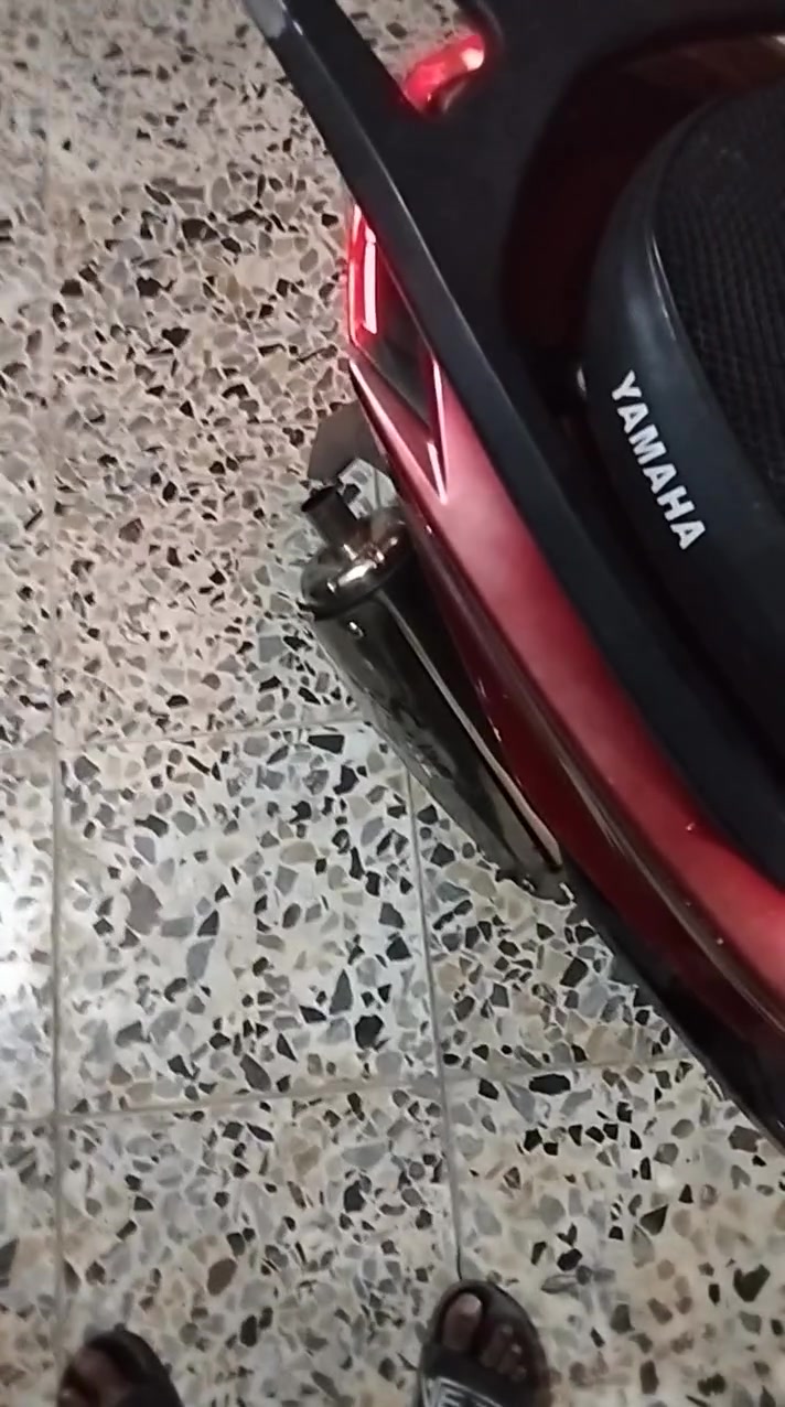 سلام عليكم دراجه سكنس شمعه دراجه شلعه ومعدل تشك الكاع لايت عالي ناصي بك لايت شغال بس الاشاير رايدلهن كتف سعر الدراجه 600 وبيهه مجال حك الجيه للاستفسار *********** مكان الدراجه بغداد الزعفرانيه قرب سده الوليد
