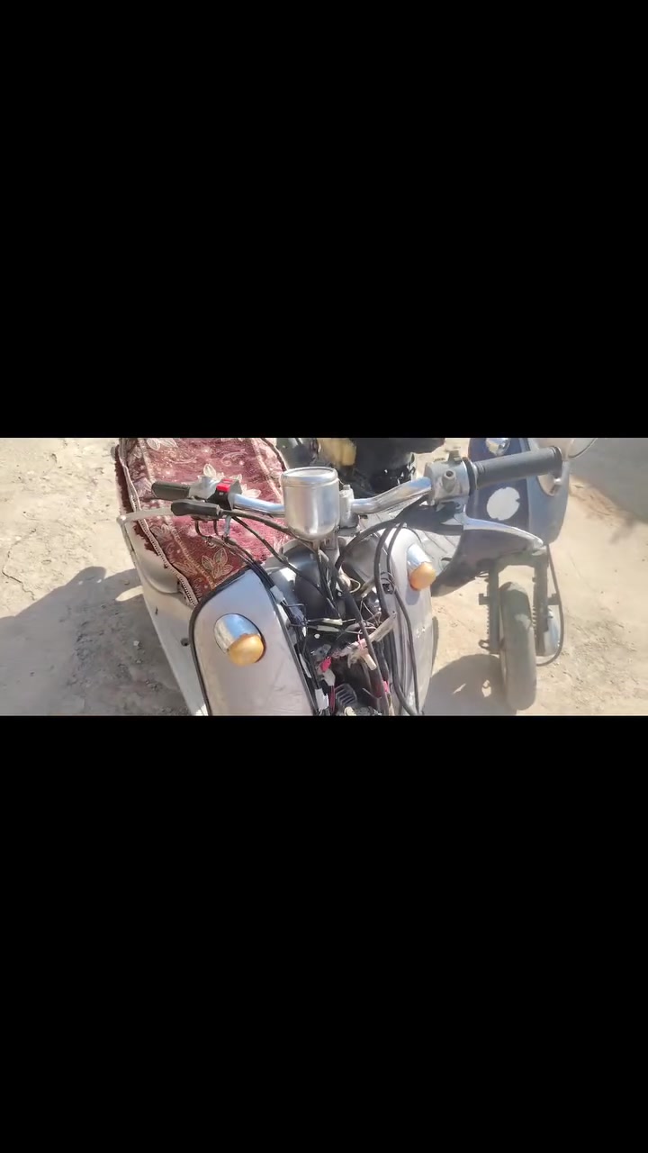 دراجات عبد الحليم ثنينهن شغالات دكة هندر واحد شرط
السوده بعوزه بس جاملغ الخلفي شغااله هندر واحد وسلف شرط فقط جيب باتري

السلفر عوزه بس باتري وايضا هندر واحد شغاله
محركات مبدلات بوشه وبستم

ثنينهن شغالات هندر واحد وطلع
كهربايات شغاله فقط باتري وشغلهن
مكاني بناصريه مركز
سعرهن ب 250 وبيهن مجال ثنينهن
***********
