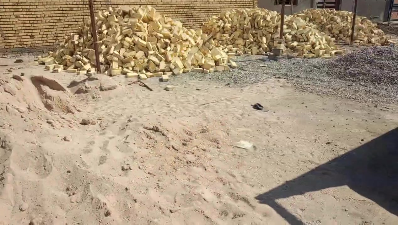 السلام عليكم قطعه للبيع بالناصريه مركز حي المعدان بالقناره وهذا الفرع مال القطعه وقطعه زراعي السعر ب 20 مليون وبيها مجال للشراي وهذا رقم الجهاز الاستفسار على الواتساب *********** ومستعجل على بيعتها مساحه 200القطعه
