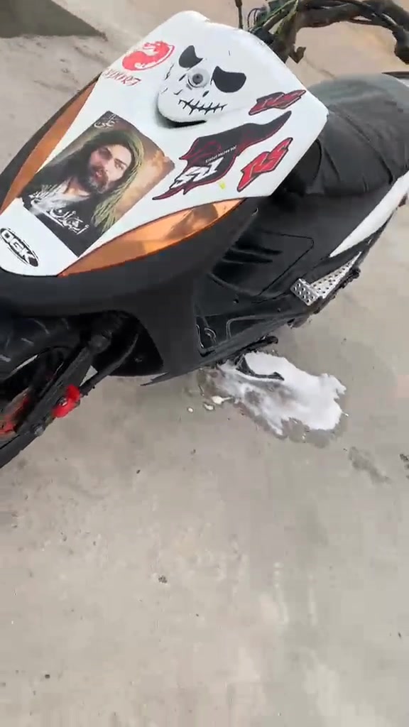 ماكس عدلة • مجال قليل • البصرة