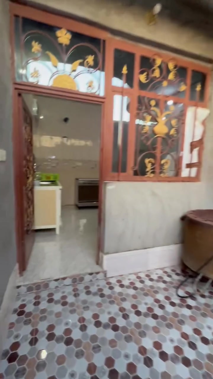 دار البيع طابو صرف مساحه 150 متر  ركن نزال 15 وجه 10 موقع كاطون الرحمه شارع الصحفيه مقابل أسواق القادريه السعر 150 بي مجال للتفاوض الرقم للاستفسار *********** ابو محمد 
*********** احمد @إشارة

