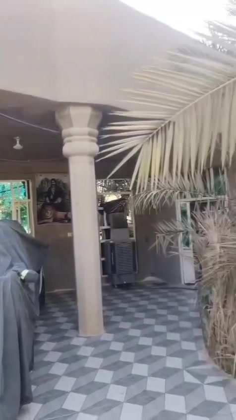 السلام عليكم بيت للبيع بناء درجة اولة طابوك جمهوري مساحتة 425 البيت كمل ماناقصة شي خلف محطة الوقود الود الذهبي او معمل الغاز قرية شمر سكوك خدمات ماء اسالة مجاري تبليط كهرباء حديقة بيهة ٧ نخلات التصال
***********
