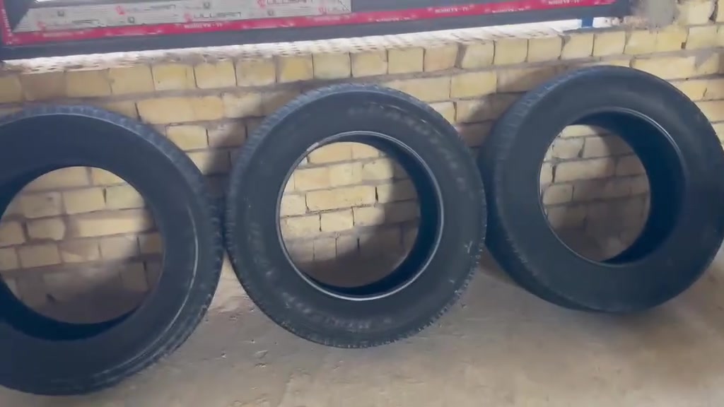 السلام عليك
طقم تايرات جيب كراند جيروكي  2023 مستعمل 

حجم 265/60R18 110h

نظافة 70%

مكاني الدورة 

***********

كلهن ب200 الف
