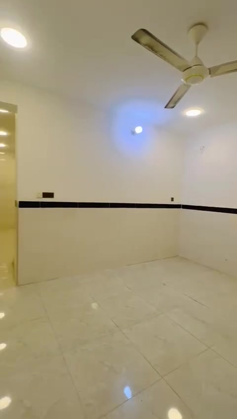 بيت للايجار المساحة ٥٠ متر  يحتوي،على ٣ غرف نوم وهول ومطبخ وصحيات عدد ٢ للاستفسار الاتصال على الرقم ***********
