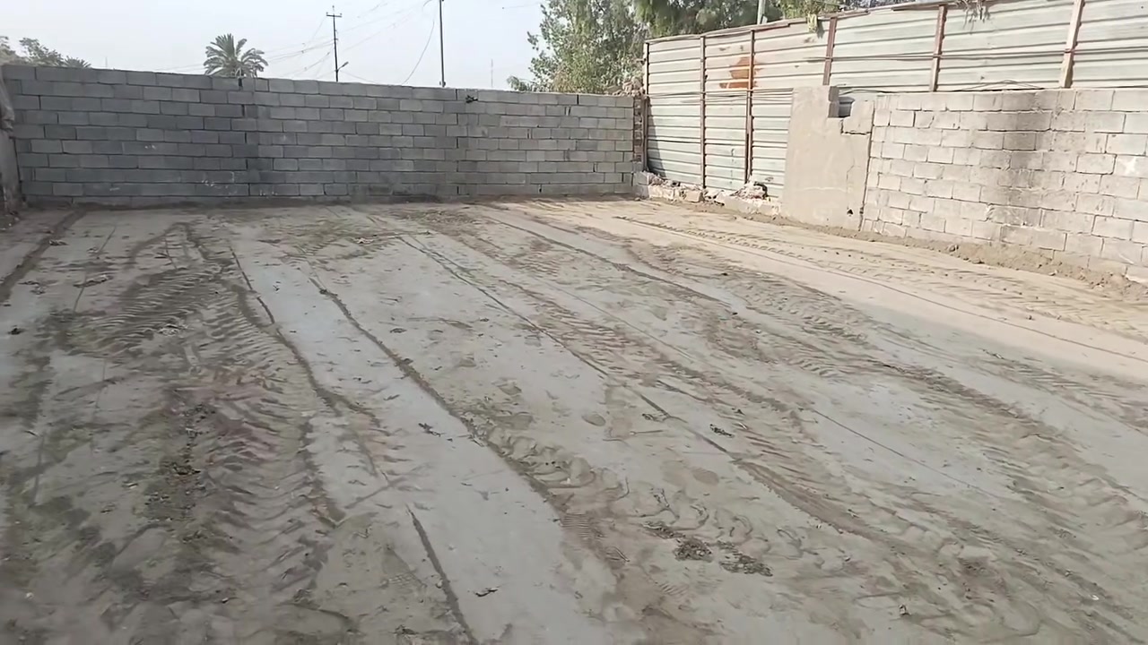 السلام عليكم.. 

قطعة ارض للبيع مساحه 190m 
العنوان: حي سكينه قرب الشارع العام 
الاستفسار: *********** واتساب 
              ***********
