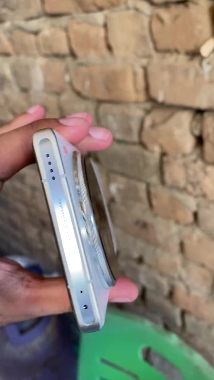 ViVO X100 Ultra
512/16
ملحقات اصلاوكفر غير مستخدمه  
نضافه 1000 حاله حال الجديد
بطاريه 94 
ويا لاسق  ماركه 
مراوس او بيع
مكاني حله  متواجد واتساب
*********** اوتصال
