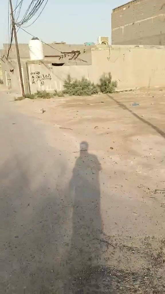 قطعة ارض للبيع ركن مساحة 200 اله اشوية
 كاملة الخدمات ماء مجاري كهرباء تبليط 
منطقة الحميدية قرب السوق الثاني - قريبة ع اسواق ابو صادق 
تصير بفرع ركن تبعد عن الشارع العام 4 ابيوت 
للاستفسار اكثر 
***********
