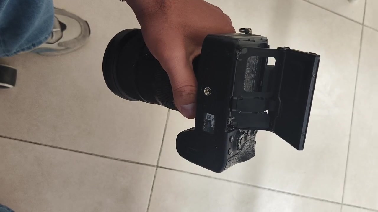 سوني a7iii  بدي فقط مواصفاتها معروفه
شترها 13k كاميرا كلش نظيفة و استعمال قليل و شخصي فقط مابيها اي اضرار كاميرا كل غراضها موجوده كارتونه و شاحنه و بطاريه

سعرها 1،150 قفل مابيها اي مجال سعر نهائي  اي استفسار دايركت او *********** واتساب