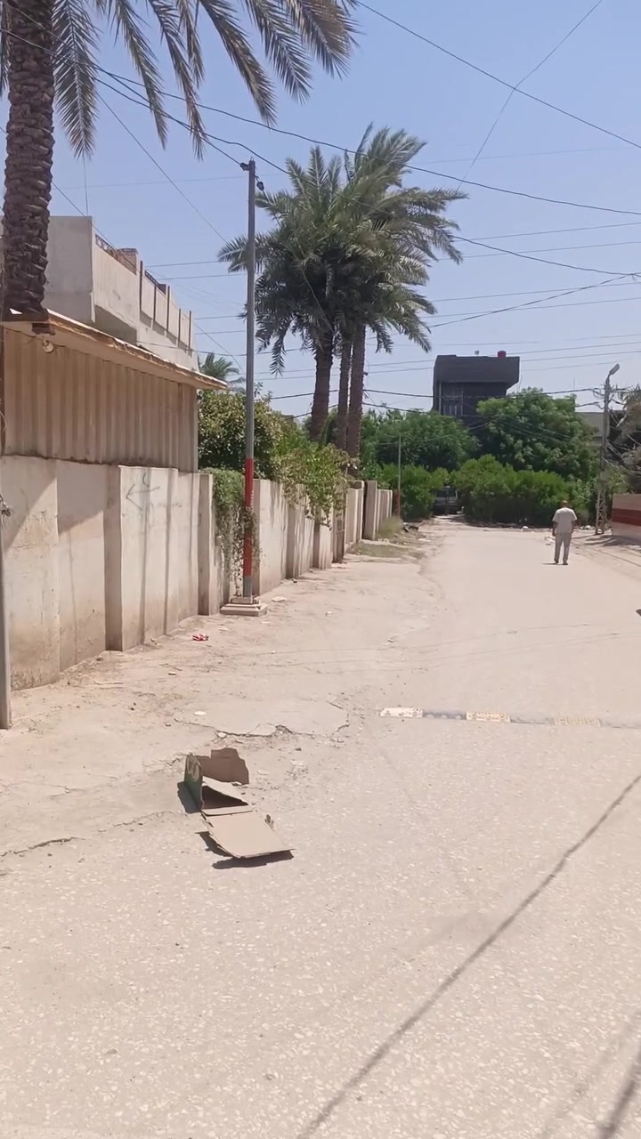 دار للبيع ....موقع مميز جدا

الموقع / الجمعية..مقابل شورجة الجمعية

ومن خلال الفيديو تم تحديد الموقع بالضبط

المساحة /  379 متر .....

طابو صرف .....

البيت طابقين ..الطابق الاول يصلح للسكن يحتوي على غرفة نوم واستقبال ومطبخ وكليدور اضافه الى مجمع صحيات وحديقة كبيره وكراج يتحمل سيارتين
اما الطابق الثاني يحوي غرفتين بناء قديم

منطقة هادئه وخدمات كامله ......

واجهة البيت  ( 15 ) متر ،، والنزال ( 28 ) متر

للاستفسار مراسلة الصفحة او الاتصال 

***********
***********
يوجد واتساب 

نتشرف بزيارتكم مكتبنا......

( مكتب مدن للعقار ) حلة / الاسكان /شارع الطاقه مقابل متنزه الاسكان المركزي
