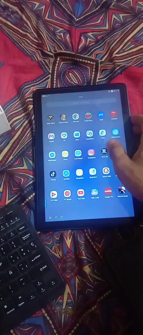 سلام عليكم ايباد بلاكفيو تاب 60 برو اصلي مو الصيني اصلي مع كيبورد الاصلي وشاحنتة لاصلية وكيبل اصلي وحافضة ولزكة وكارتونتة كامل يعني تجي تاخذة وتندعيلي سعرة 130 الف تجي تاخذة لاتكسر بسعر عنواني الشعب  سبع قصور قرب سيطرة سبع قصور ***********
