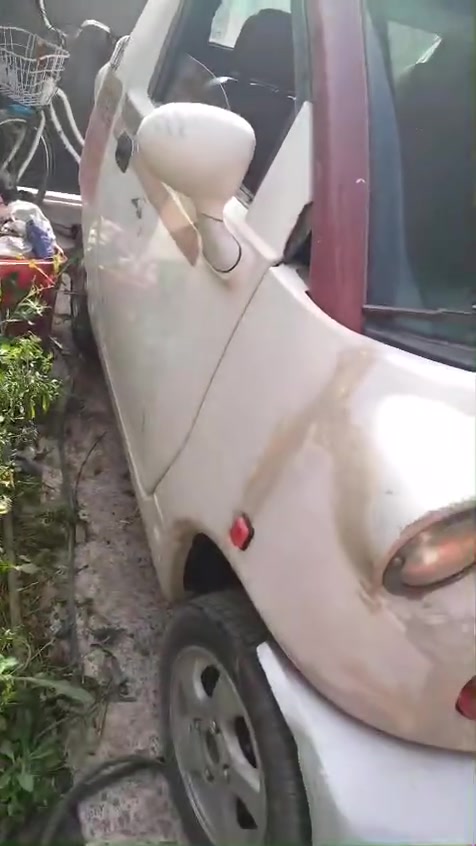🚗 فرصة نادرة – السيارة الكهربائية الوحيدة من هذا النوع في العراق

إذا تبحث عن سيارة اقتصادية، مميزة، وتكاليف تشغيلها منخفضة جدًا، فهذه فرصة تستحق المشاهدة.

E-ZONE City – موديل 2010 (صناعة كورية)
✅ تعمل بالكهرباء 100% (بطارية ليثيوم).
✅ لا تحتاج بنزين ولا دهن، واستهلاكها اقتصادي جدًا.
✅ سرعة قصوى 80 كم/ساعة.
✅ تتسع لشخصين، وتتحمل حمولة تصل إلى طن واحد.
✅ تدفئة وتبريد.
✅ زجاج كهربائي.
✅ راديو CD.
✅ نظام حماية للكهربائيات والبطارية.
✅ نظام يفحص ويحدد الأعطال عند وجودها.
✅ قابلة لإضافة شاشة أو تطويرها وتجديدها حسب رغبة المالك.
✅ قطع الغيار متوفرة.

مناسبة جدًا لـ:
✔️ المواقع الإنشائية.
✔️ المجمعات والمواقع السياحية.
✔️ المشاوير اليومية والتسوق.
✔️ سيارة شخصية أو للطلاب داخل المدينة.

السيارة شغالة، كهربائياتها كاملة، ونظيفة من الداخل، وتحتاج صيانة بسيطة وترتيب حسب رغبة المشتري.

⭐ سيارة مميزة ونادرة، وتلفت الانتباه أينما كانت.

💰 السعر: 3,500,000 دينار عراقي.

📞 للاستفسار أو المعاينة: ***********
