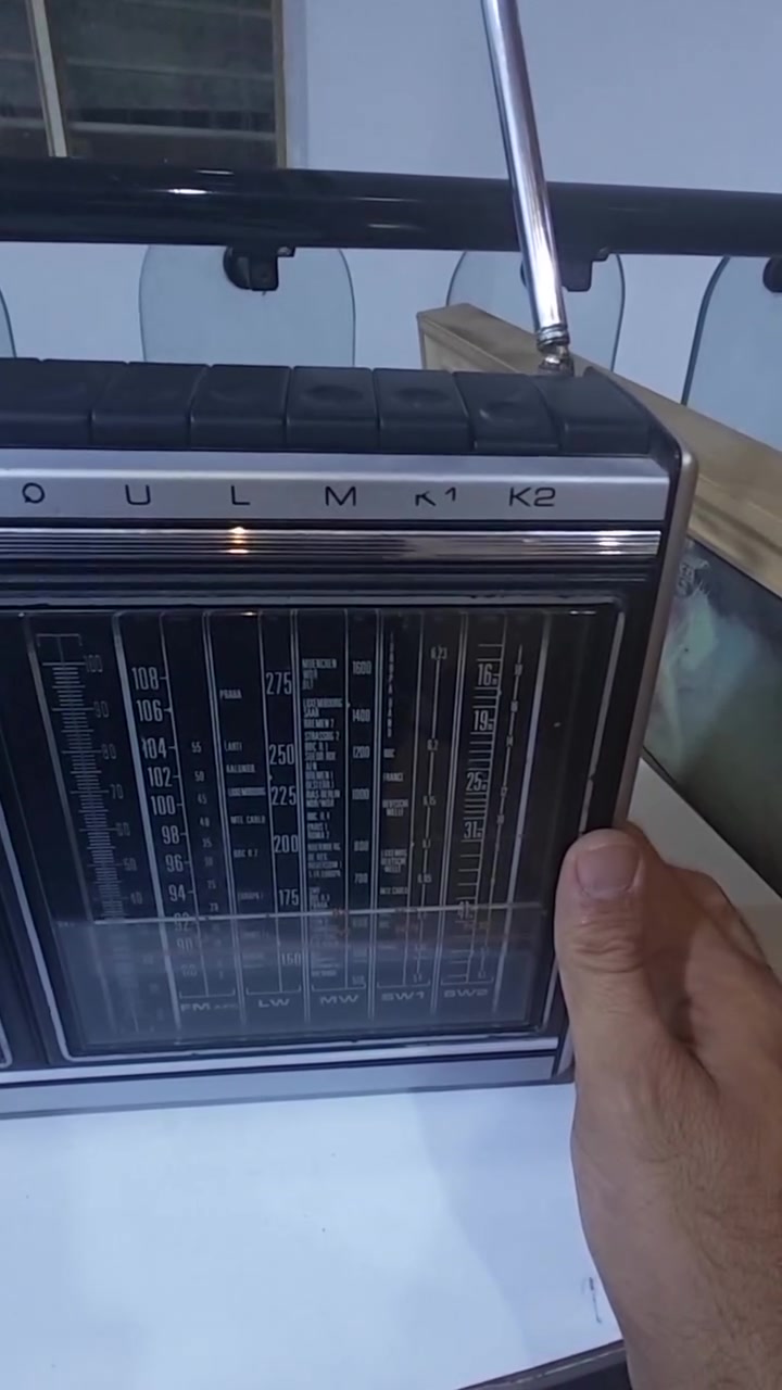 راديو Grundig • ١٩٧٣ • نظافة ٨٥٪