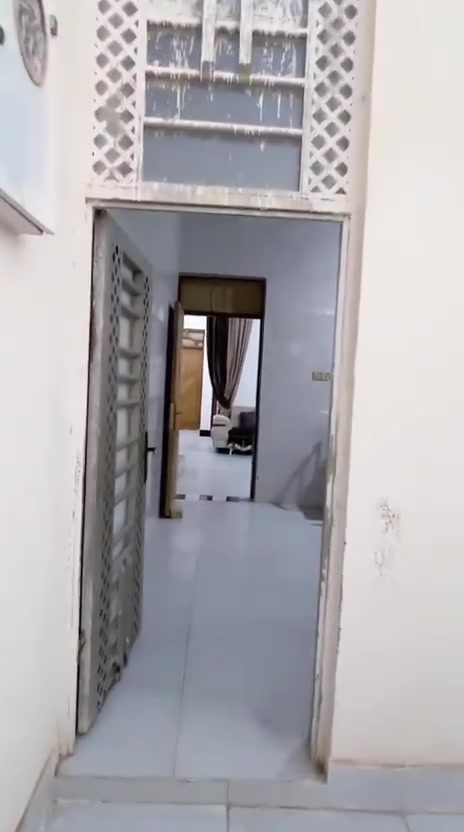 بيت زراعي للبيع في السبل الثانيه قرب فرن الصمون السعر 42 مساحته 180 بلوك عكاده بيت نضيف كلش ***********
