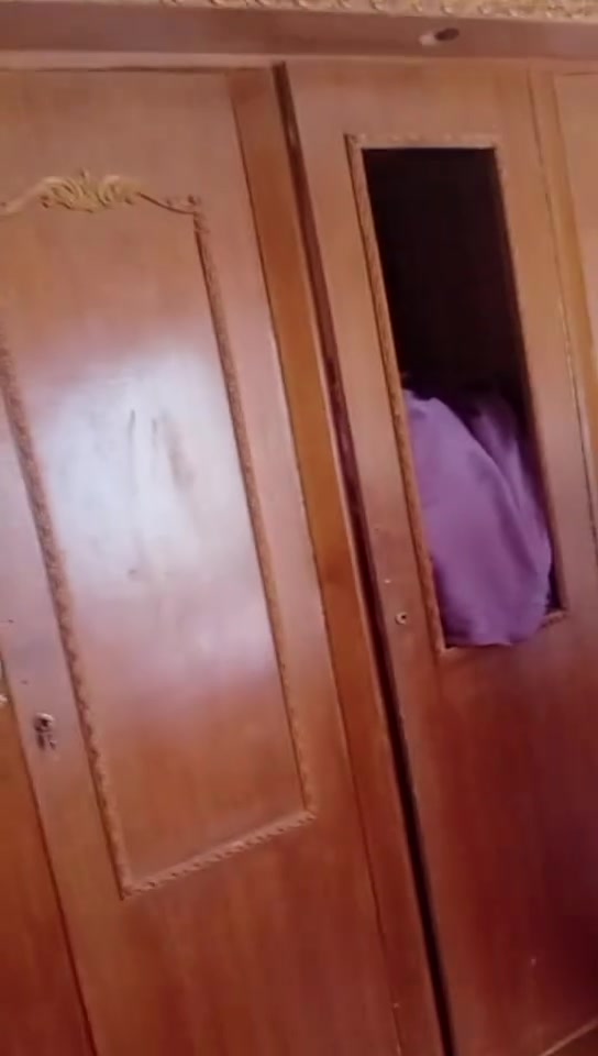 سلام عليكم غرفه نوم صاج نضيفه مستخدمه شي قليل للبيع بيها نقص بس مرايه للباب مال كنتور ويدات ٣ مال باب كنتور فقط السعر مناسب رجاءا بس الشراي يتصل *********** هـ
