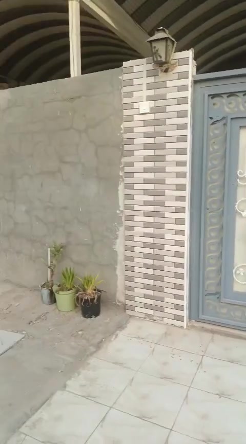 عقار للبيع  321م طابو صرف في ابوصخير خلف ملعب الخورنق وجه على حديقه وشارع حرف T يحتوي على 4 غرف وصاله ومطبخ حار وبارد  وصحيات داخليه وخارجيه وفوك غرفه وصاله موقع مميز 
اي استفسار مراجعة المكتب نهاية شارع المستشفى قرب مرطبات الاعرجي ***********
