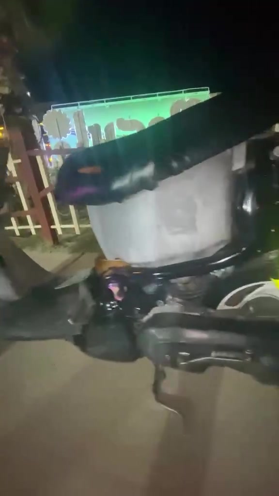 ماطور نحله تسعة زروف للبيع ماطور ربع ما تصرف علية سعر 300 وبي مجال بسيط عنوان موصل جانب الأيمن حي 17 تموز رقمي ***********
