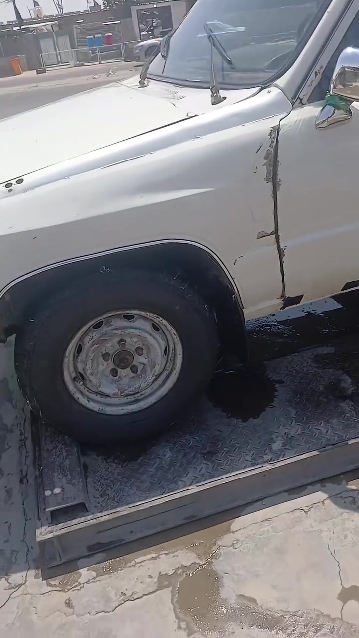 بيكم ٨٥ بسمي تحويل ثاني يوم كير ومحرك وصدر كله جديد ترايك البصره سعر ٤٥ وبيه مجال ***********
