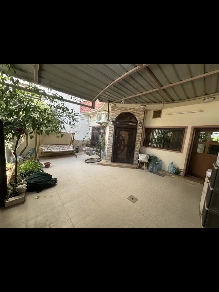 دار للبيع طابقين موقع مميز (شارع ١٥ متر )
مساحة ١٥٠ 
واجهة ٧.٥ 
محتويات الدار : 
الطابق الاول : كراج سيارة واستقبال ومطبخ و غرفتين وصحيات 
الطابق الثاني : غرفتين نوم وصحيات 
لمعرفة السعر علق تم 
للاستفسار الاتصال او مراجعة مكتب اسوار كركوك للعقارات
***********
***********
***********
