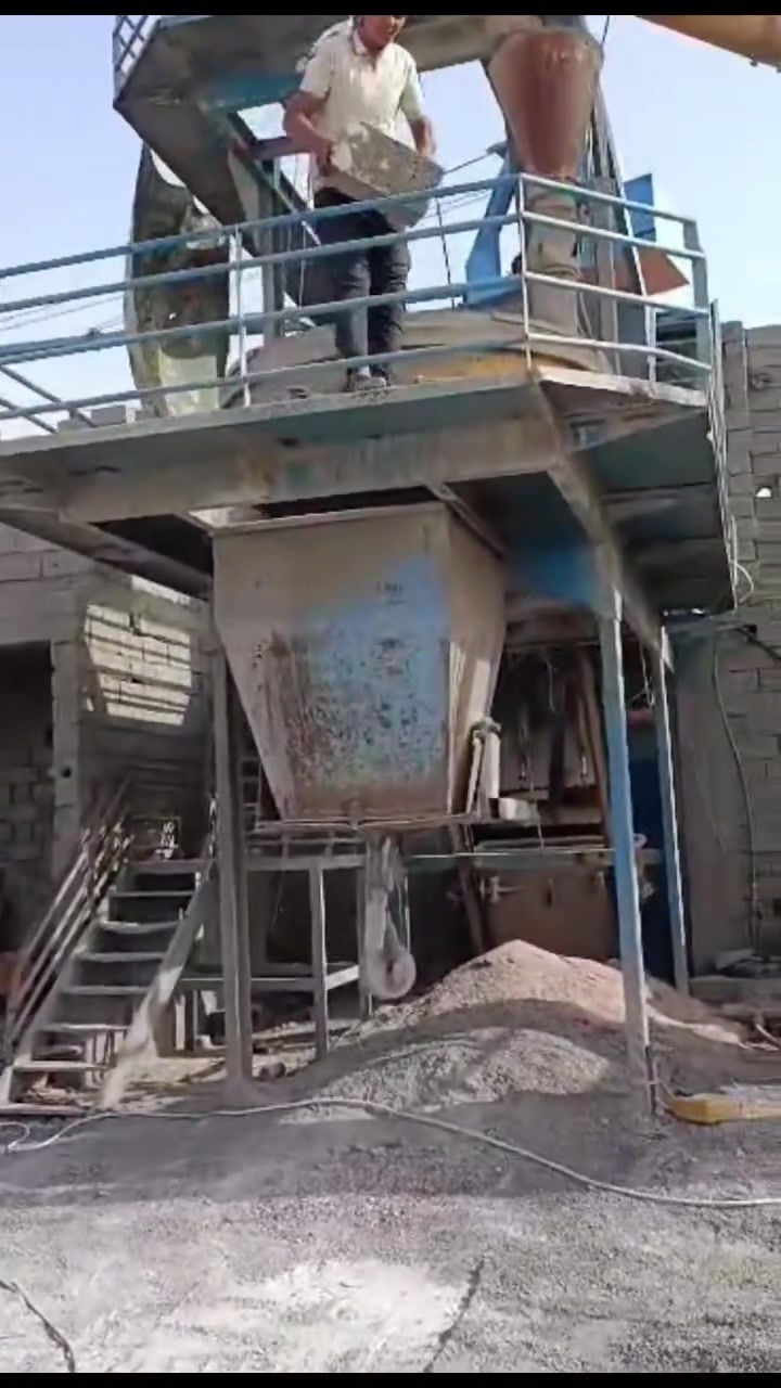 ​لكل من يبحث عن البناء المتين 🔨🧱
يعلن معمل بلوك النرجس في الناصرية عن توفر وجبات جديدة من البلوك العالي الجودة والمكپوس بأعلى معايير الدقة.

​👈 لماذا تختار معمل النرجس؟

​خلطة سمنت مركزية ممتازة.

​بلوك متماسك وما يتكسر بالتحميل والتفريغ.

​التزام تام بالمواعيد والتجهيز.

​📞 للتواصل والطلب: ***********

أهلاً وسهلاً بكم في أي وقت!
