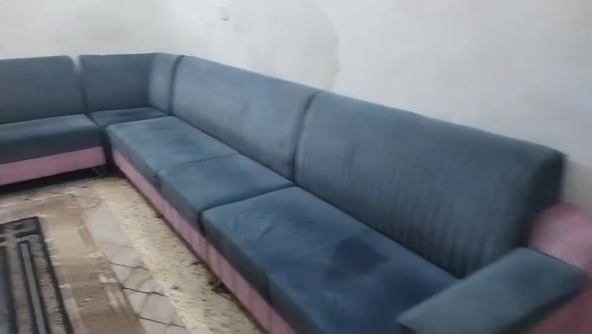 ديوان ١٠ مقاعد • مرايا وميز • بغداد الحريه