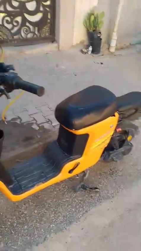 السلام عليكم
دراجه شحن R10للبيع
اربع اشاير هورن بك لايت اربع نمر ضوه عالي ناصي كامله دراجه 
ملحقاته كامله نضيفه بس كفرات شويه بيه ضربات سعره 300الف وبيه مجال مكان نجف حي ميسان ***********
