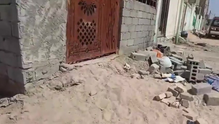 السلام عليكم  اللهم صل على محمد وآل محمد بيت للبيع  المساحه ( 65 ) متر واجهه 5 ونزال 13 المكان الكوفه علوة الفحل شارع الامام السجاد قرب المولده السعر 12 وبي مجال الشراي  عقد زراعي (25)   ***********
*********** واتساب موجود
