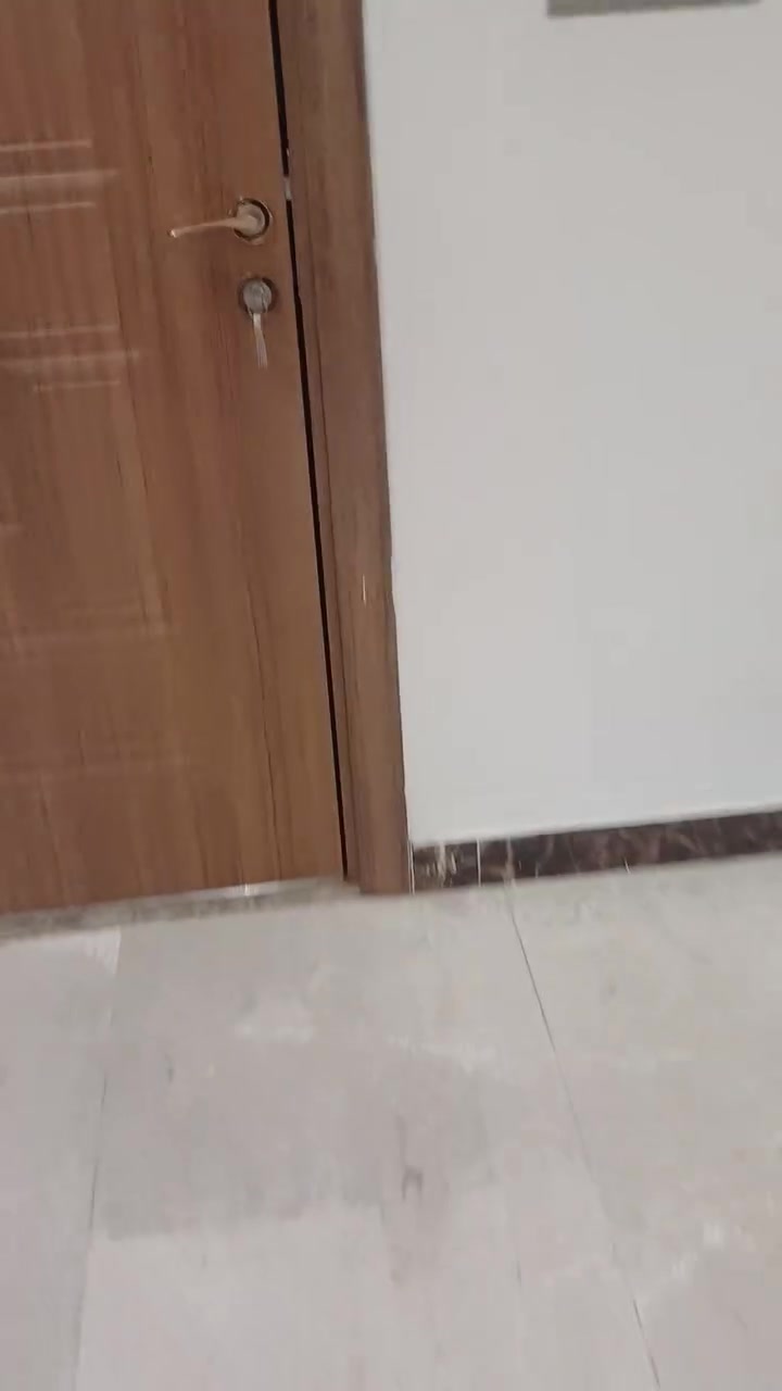 شقه للايجار خلف أسواق ابو طلال الجديده قرب المستشفى 
الملكي اي استفسار ***********
