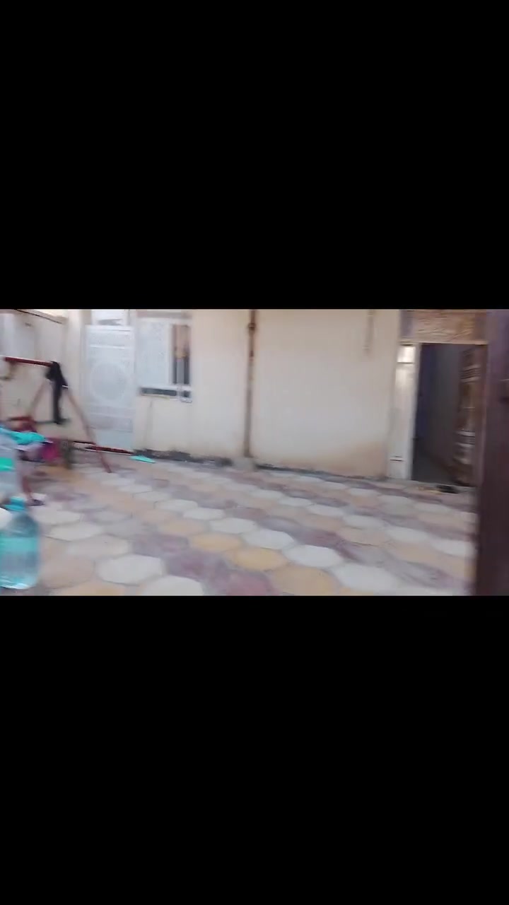 سلام عليكم  يوجد بيت البيع المساحه 250متر البيت ركن عله شا رعين ب السبل الثانيه  بشا رع المدارس ال سعر 43بي مجال باقي التفاصيل نتصل علا رقم التالي 
***********
