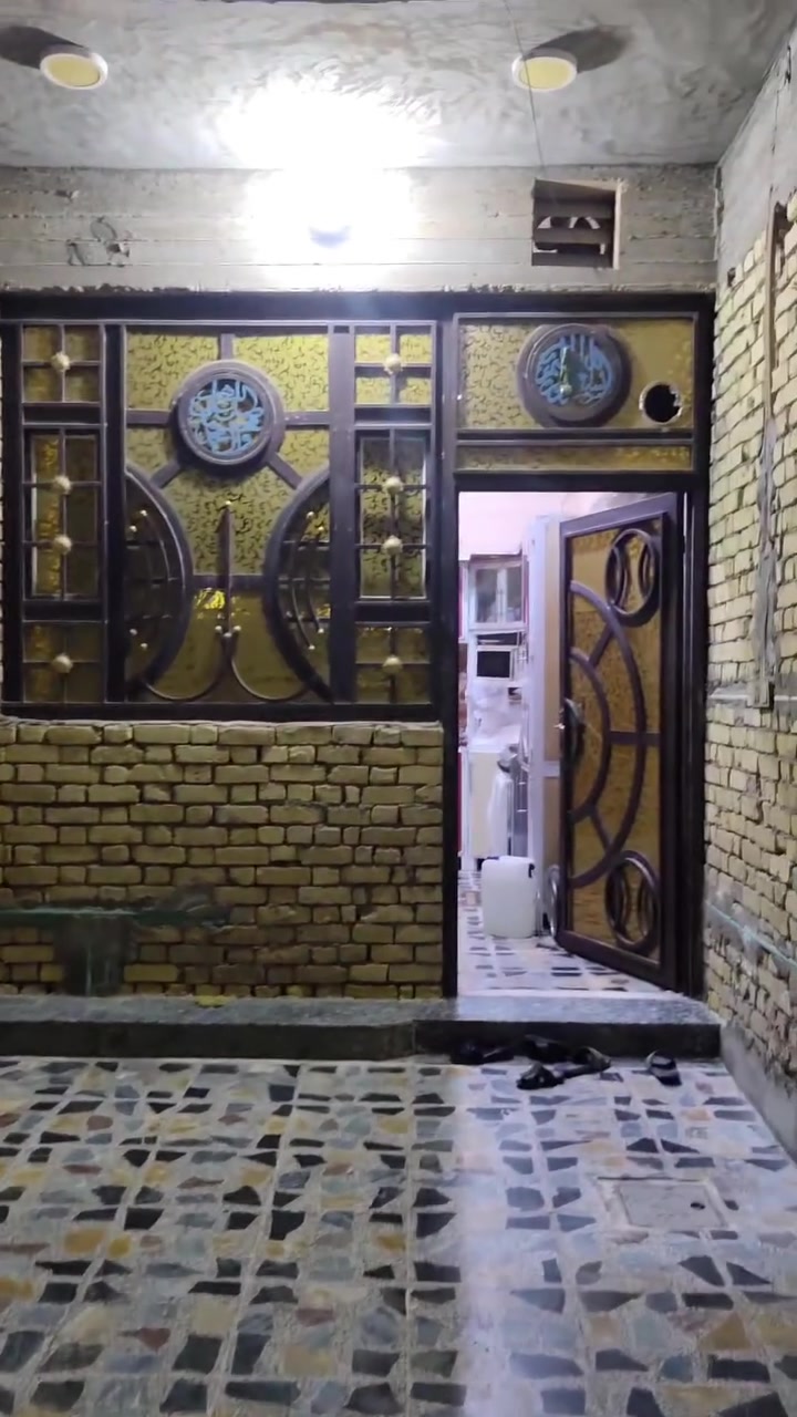 السلام عليكم
دار سكن طابقين
بناء حديث
تتكون من غرفتين نوم 5×4
صاله + مطبخ + استقبال + صحيات داخليه وخارجيه
والطابق العلوي يتضمن 
صاله وغرفتين وصحيات
(حي الحوراء المربع الذهبي خاف عمارة اكشن جم برو)
للاستفسار الاتصال على الرقم ***********
وانشاءالله بخدمتكم
