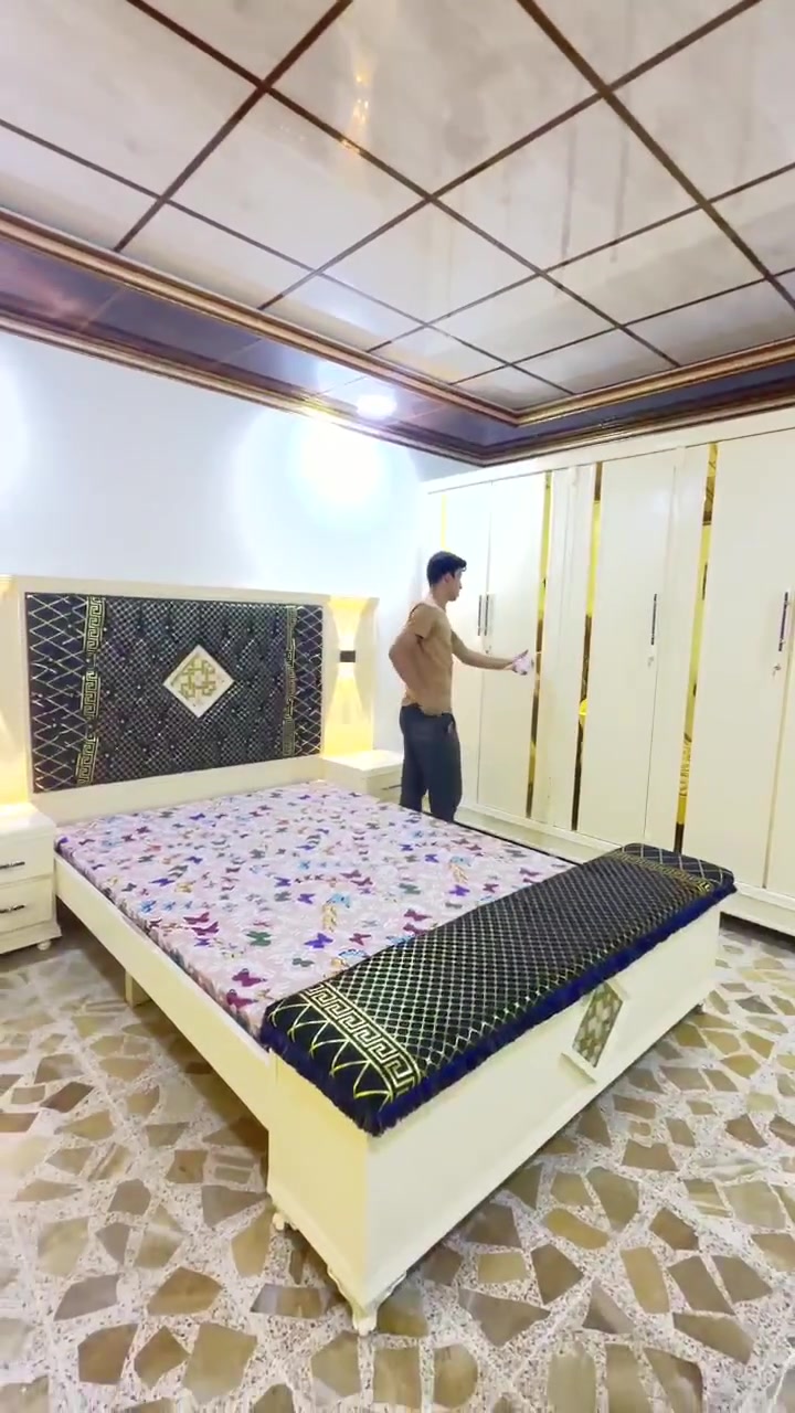 معمل نجاره الجليل الفرع لأول شارع الطبيب الفرع الثاني السده قرب مشروع العملاق فصال حسب الطلب *********** وتساب*********** السعر خاص
