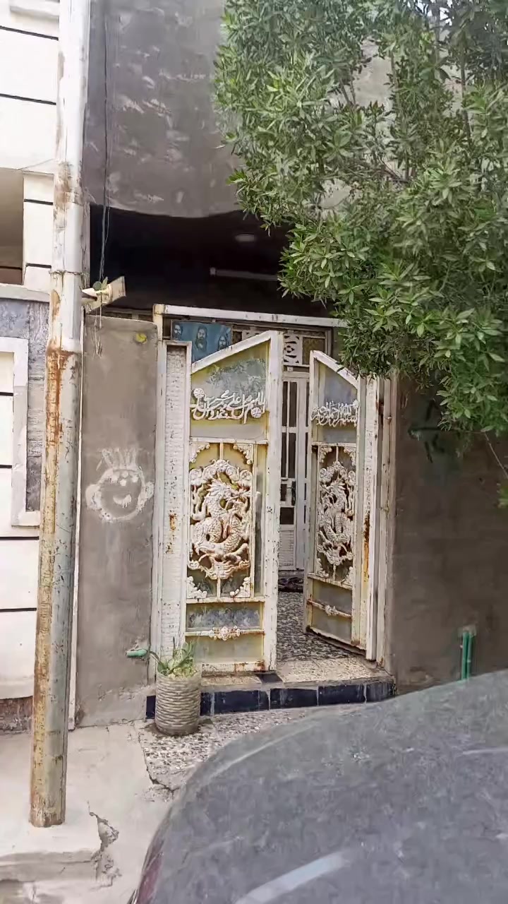 بيت • ١٠٠م • الصحفيين