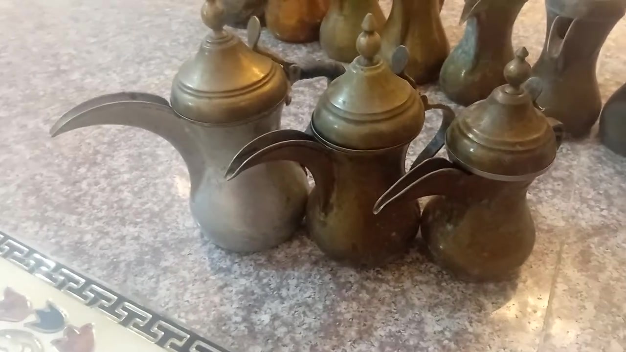 السلام عليكم للبيع ١٧دله و قوري و مصب  العنوان بغداد الدوره رقم ***********السعر خاص  واتساب
