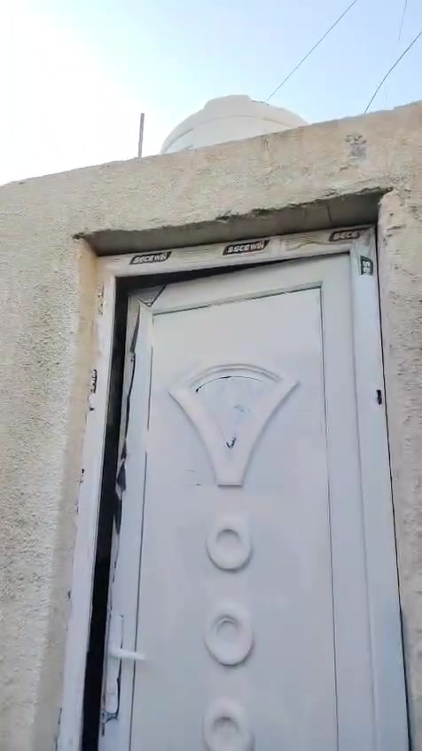 🏡 بيت للايجار مساحه 100م🏡
يحتوي على خدمات وغرف نوم 1 وصاله ومطبخ وصحيات ومنور 1
البيت مرتب ونظيف ايجار 400الف

البيت مستقل 🏡 

الموقع حي الجهاد منطقه ال 95

الاستفسار اتصل على الارقام☎️ 

***********واتساب📲 

*********** تصل 📞
