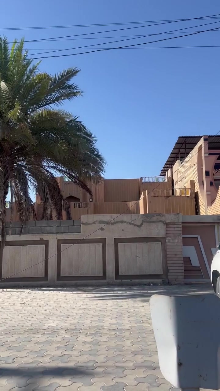 بيت للبيع في الفلوجة على الشارع العام قرب مطعم القلعة وجامع الخلفاء
المساحة/ واقع حال 750 متر
                   سند 600 متر
للأستفسار ***********
