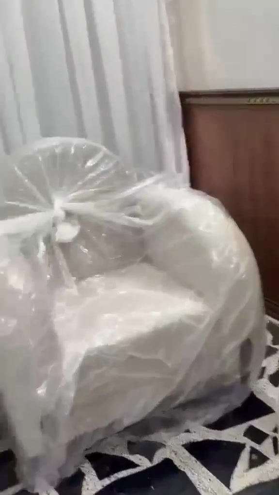 السلام عليكم 
تخم قنفات جديد 
جديد والوصل موجود قبل يومين وصلت بيها ضمان ٣سنوات صار ويه التوصيل ٧٢٥ بس مارهم للمكان 
بي مجال للشراي 
للاستفسار اتصال بلرقم ***********
