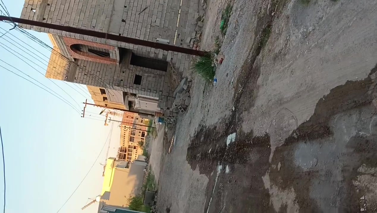 للبيع قطع بالاقساط او النقد

للبيع قطعة أرض في دور القضاة
 الموقع: مقابل المستشفى الأسترالي مباشرة منطقة سكنية كاملة والقطعتين جاهزات للبناء والسكن مباشرة.

المساحة: 200 متر (قابلة للتقسيم حسب الطلب إلى 100 متر أو تباع كاملة 200 متر)

 الخدمات: تبليط، ماء، كهرباء
للاستفسار والسعر، يرجى الاتصال: [ *********** ] أو التواصل على الواتساب لنفس الرقم.

#عقاراتللبيع   #أراضي_للبيع   #دور_القضاة
