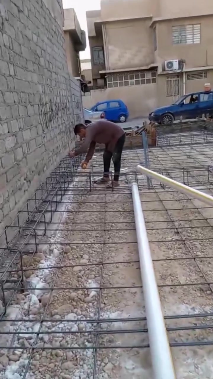 تأسيسات صحية على أصولها.. الجودة التي لا تقبل المساومة! 🛠️💧
لأننا نؤمن أن البناء الحقيقي يبدأ من التفاصيل المخفية التي تضمن راحة منزلك على المدى الطويل، أنجزنا بحمد الله ورعايته أعمال تأسيس شبكات المجاري والصرف الصحي (نظام الرفت) لمشروع جديد بأعلى معايير الهندسة والجودة في حي الميثاق الموصل. 
نحرص دائماً في أعمالنا على استخدام أفضل أنواع الأنابيب والمواد المطابقة للمواصفات، مع التركيز على:
الميول الهندسية الدقيقة: لضمان انسيابية تامة وسرعة تصريف المياه دون أي انسدادات مستقبلية.
الربط والإحكام المحكم: لحماية الأساسات ومنع أي تسربات مياه قد تؤثر على سلامة البناء.
المتانة والاعتمادية: لتتحمل الضغوطات وتعيش طويلاً دون مشاكل صيانة متكررة.
👷‍♂️ لأن أساسات البيت القوية تبدأ من صحيات متقنة.. لا تترك التفاصيل المهمة للصدفة!
اخوكم المؤسس ابو اسد
لطلب الاستشارات الهندسية أو حجز موعد لتنفيذ أعمال التأسيسات الصحية ومجاري البناء (تواصل معنا عبر الخاص أو الواتساب او الرقم  *********** ). 📞
