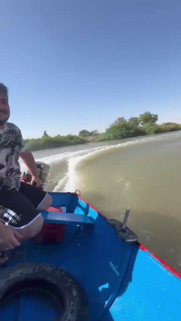 سلام عليكم مكينه 18شرط من كلشي ونضيفه حيل وياها طراده جديده كامله بس شغل وتمشي ممفتوح لا كير ولا محرك بيع او مراوس ب 25سعرها 12قفل هيا وطراده الستفسار ***********
مكاني صلاح دين بيجي
