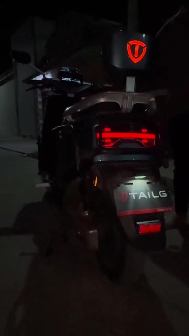 دراجة كهربائية للبيع
🔹 النوع: TAILG POWER
🔹 الحجم: الكبير🛵
🔹 اللون: تركوازي مميز 💚
🔹 قوة الملف: 2000 واط ⚡
🔹 قياس التاير: 12 إنچ+ طخم تاير جديد
🔹 عدد البطاريات: 6 بطاريات 🔋
🔹 الملحقات: سويج + بصمتين+ شاحنه اصليه
🔹 الحالة: نظيفة ومميزة جداً
🔹 السعر خاص. او الاتصال على الرقم ***********
