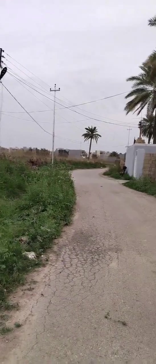 دار مساحه ٤٠٠ متر الموقع بعقوبة التحرير خلف قاعة ابيانو للاعراس
طابو زراعي سند ٢٥ الموقع للاستفسار الاتصال على الرقم ***********
