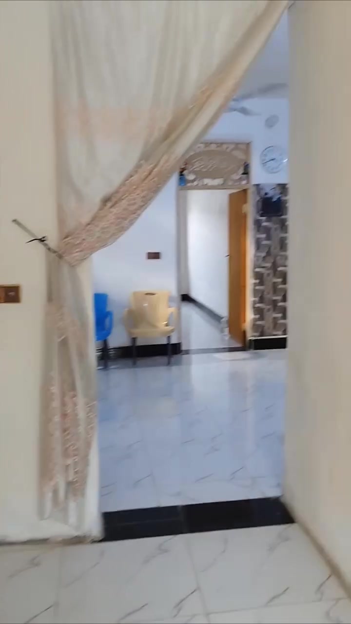 دار للبيع بدايت حي عداي قرب اسواق باب الحاره زراعي مشمول بل طابو مسجل بل بلديه المساحه 250السعر39وبي مجال ***********
