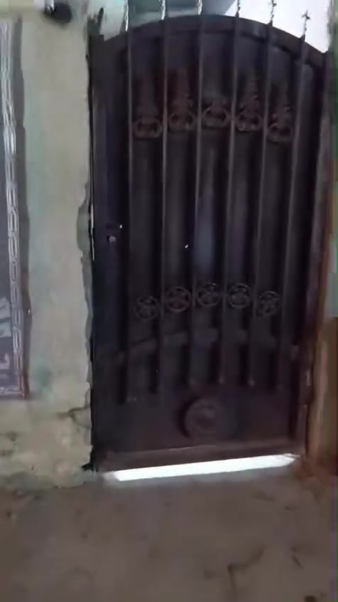 بيت للبيع طابو صرف🏠 المعالف شارع العريض خلف حسينية سيد جبار 
بيت طابقين مساحة (80) متر 
صحيات فوك وجوة  غرفتين جوة صالة و ستقبال و فوك غرفتين وصحيات و مطبخ  
ستفسار علة رقم ***********
