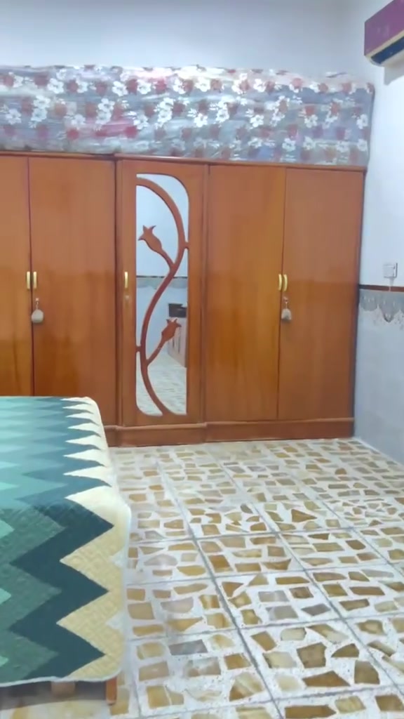 غرفه اخشاب تسكام  نظيفه كلش  ٦٠٠ بيه مجال  الاستفسار  *********** عله الرقم  ما متواجد فيس
