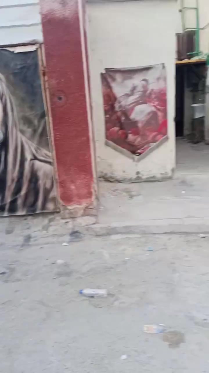 مساحته ٤٨ متر واجهه ٣ نزال ١٦ طابق واحد طرمه خدمات صحية معزوله مطبخ زغير و صاله و بالاخير غرفة نوم السقف صب مسلح العنوان الشعب الديوان شارع 25 مجاور العمارة الجديدة منطقة كامل خدمات طابو ملك صرف سعر 52بي مجال ***********
