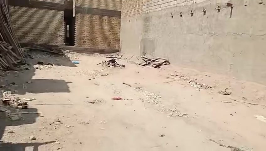 سلام عليكم عقار تجاري  حي العسكري 
شارع الصب مقابل مدارس در النجف 
مساحه ٢٠٠م
للستفسار 
سعر ٢٣٥وبيها مجال بسيط 

***********
