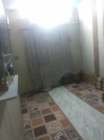 سلام عليكم يوجد بيت تجاوز بمدينه الصدر  
قرب الساهرون بيت عوزه ترتيبات بصيده 
السكف سندويش مايخر وعوزه ترتيبات بصيد 
سعره ٥ملاين وبي مجال 
رقم صاحب البيت ***********
